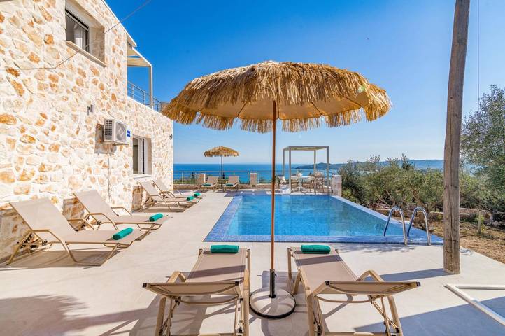 Villa for 8 people, with Garden in Alykes