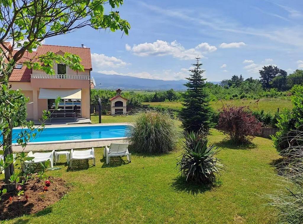 Komfortables Haus mit Terrasse Sinj, Zagora K-24347 in Sinj, Dalmatinisches Zagora