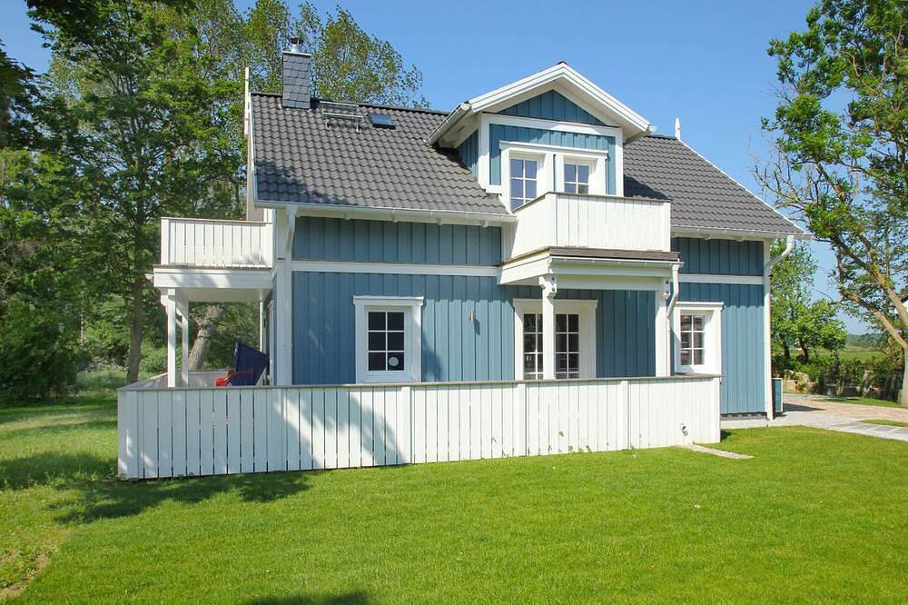 Freya Vacation Home - Cozy Swedish-style home near the beach with a view of the sea - in Wiek, Ruegen