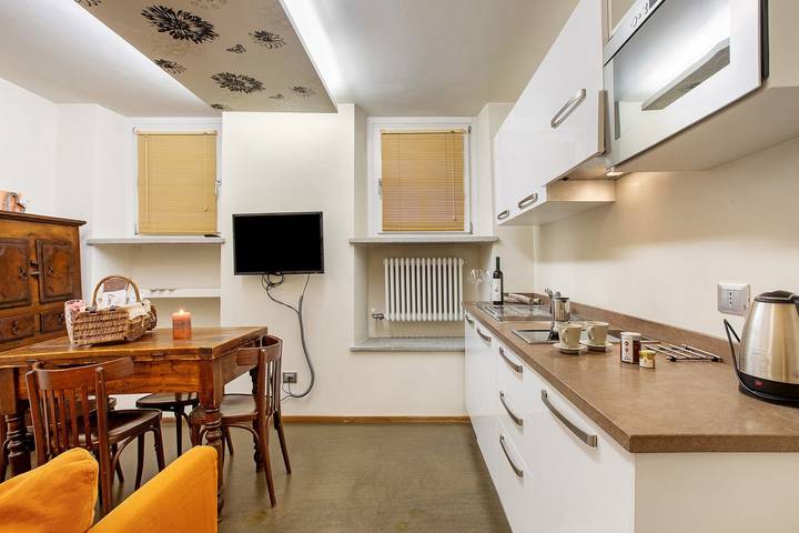 Monolocale intero, René de challant appartement - Aosta Centro in Aosta, Alpi Pennine