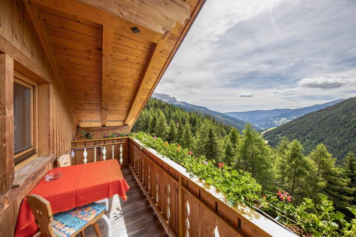 Ferienwohnung für 6 Personen, mit Balkon und Garten in Sarntal