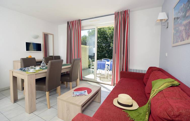 Maison de vacances pour 5 personnes, avec Balcon et Piscine à Salavas