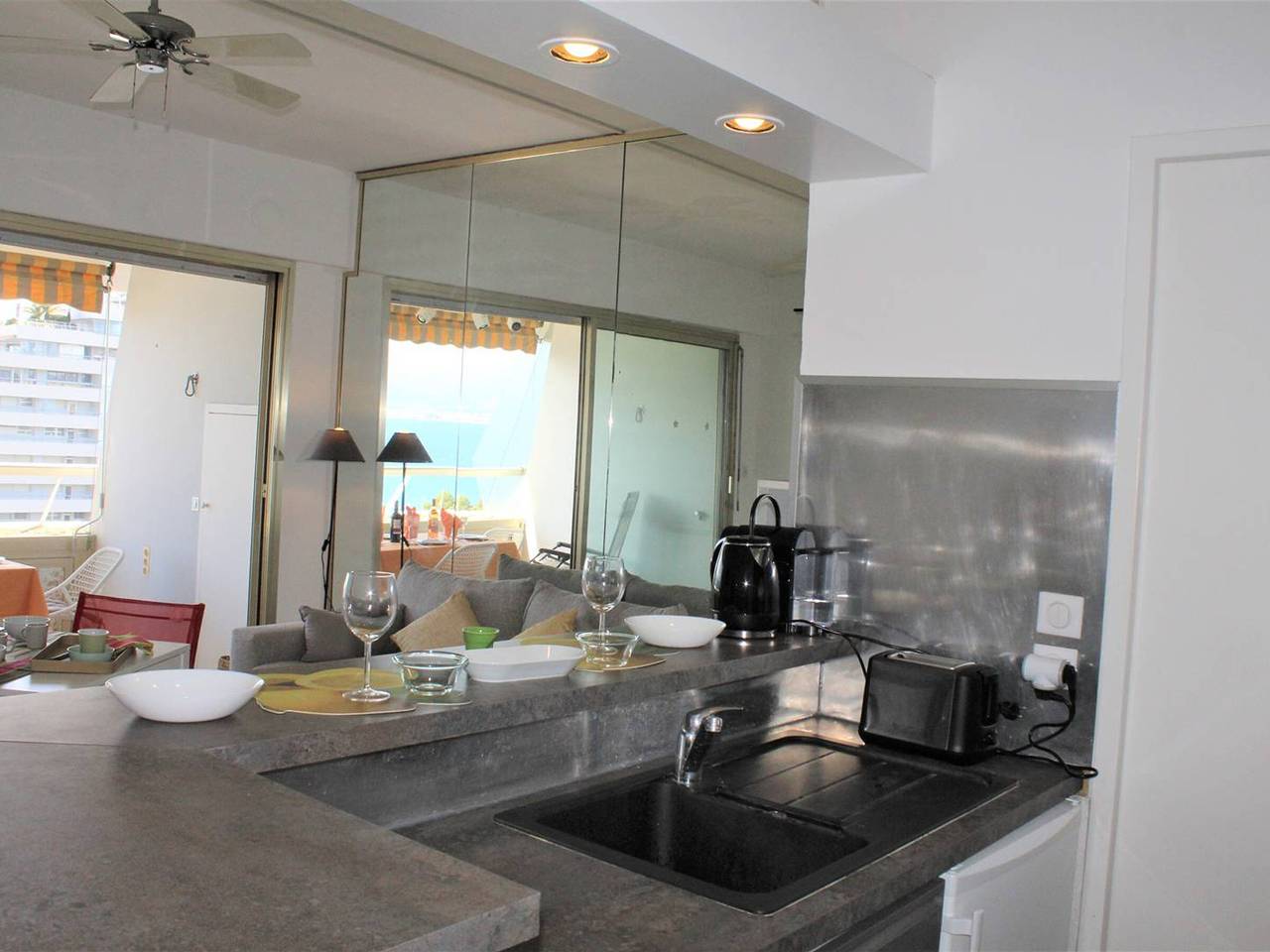 Appartement entier, Appartement 2 Pièces, 4 couchages avec terrasse et vue panoramique in Villeneuve-Loubet Plage, Villeneuve-Loubet