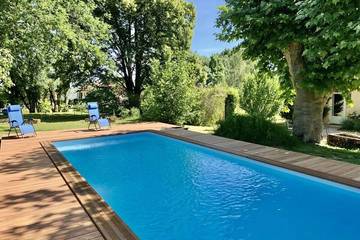 Gîte pour 6 personnes, avec piscine et jardin, animaux acceptés à Cuisery