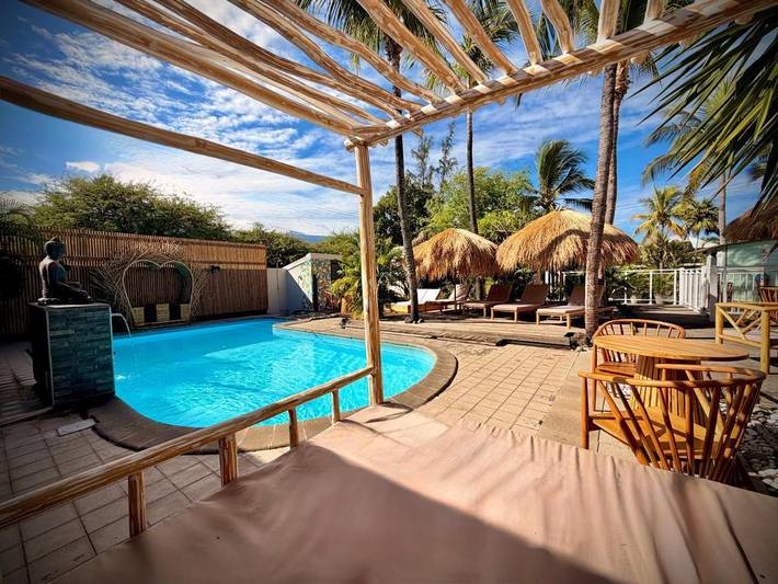 Hotel para 3 personas, con piscina y jardín - 1