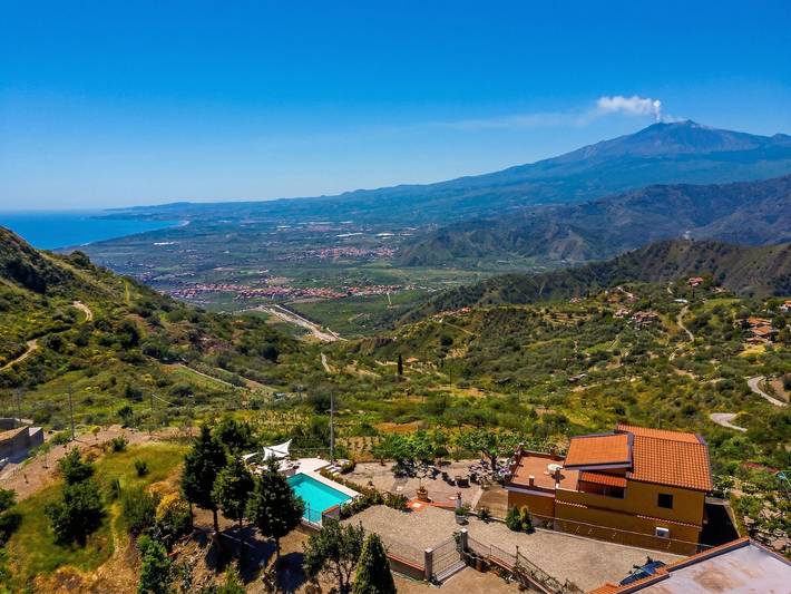 Casa vacanza per 10 persone, con Terrazza e Panorama a Castelmola