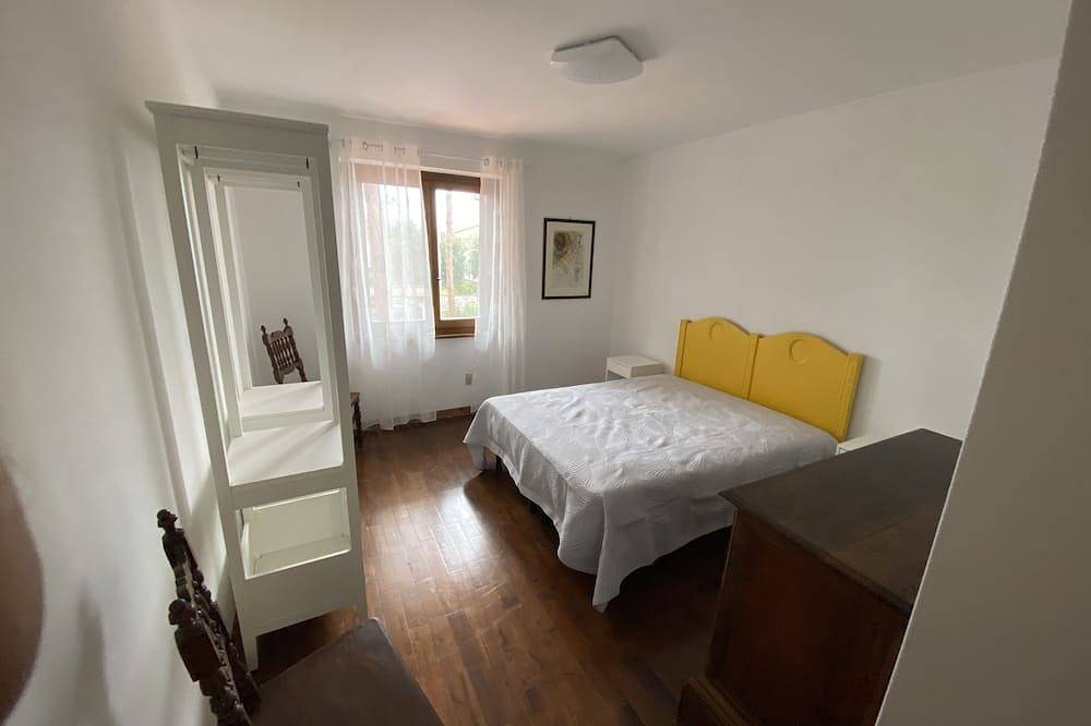 Villa Fiorita with large garden in Lido di Camaiore, Camaiore
