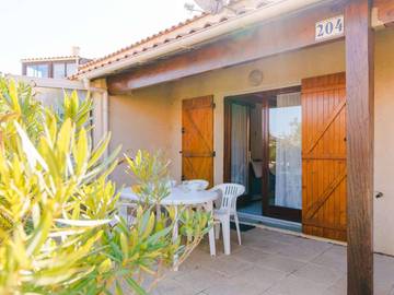 Villa pour 4 personnes, avec terrasse et piscine, animaux acceptés à Gruissan