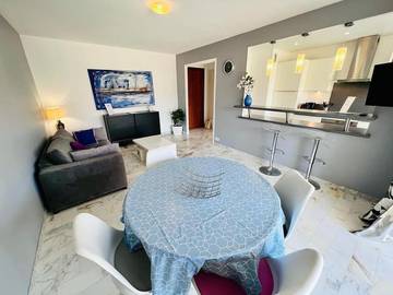 Gîte pour 4 personnes, avec balcon dans Office De Tourisme De Juan Les Pins