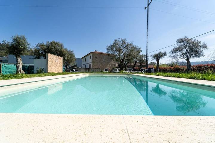 Location de vacances pour 8 personnes, avec piscine ainsi que jardin et terrasse à Cossourado - 4