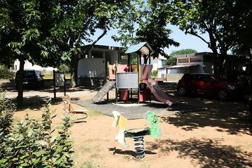 Camping pour 4 Personnes dans Cessenon-sur-Orb, Parc naturel régional du Haut-Languedoc, Photo 4