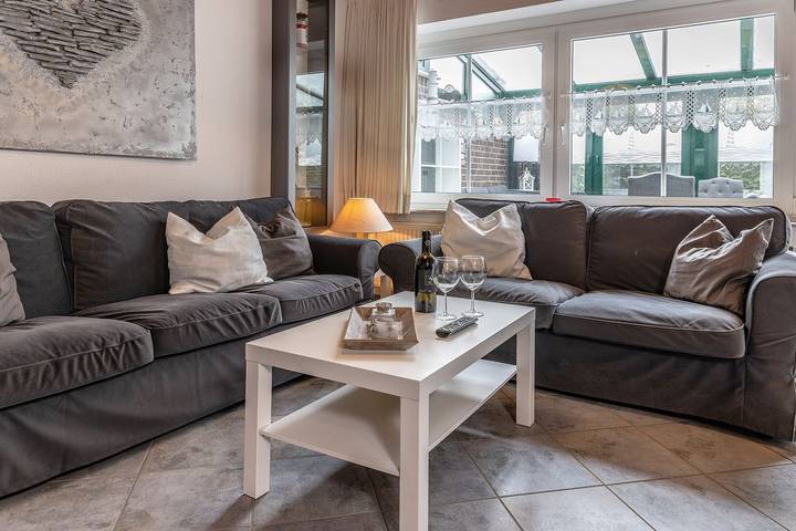 Ferienhaus für 8 Personen, mit Terrasse und Garten in Carolinensiel - 2