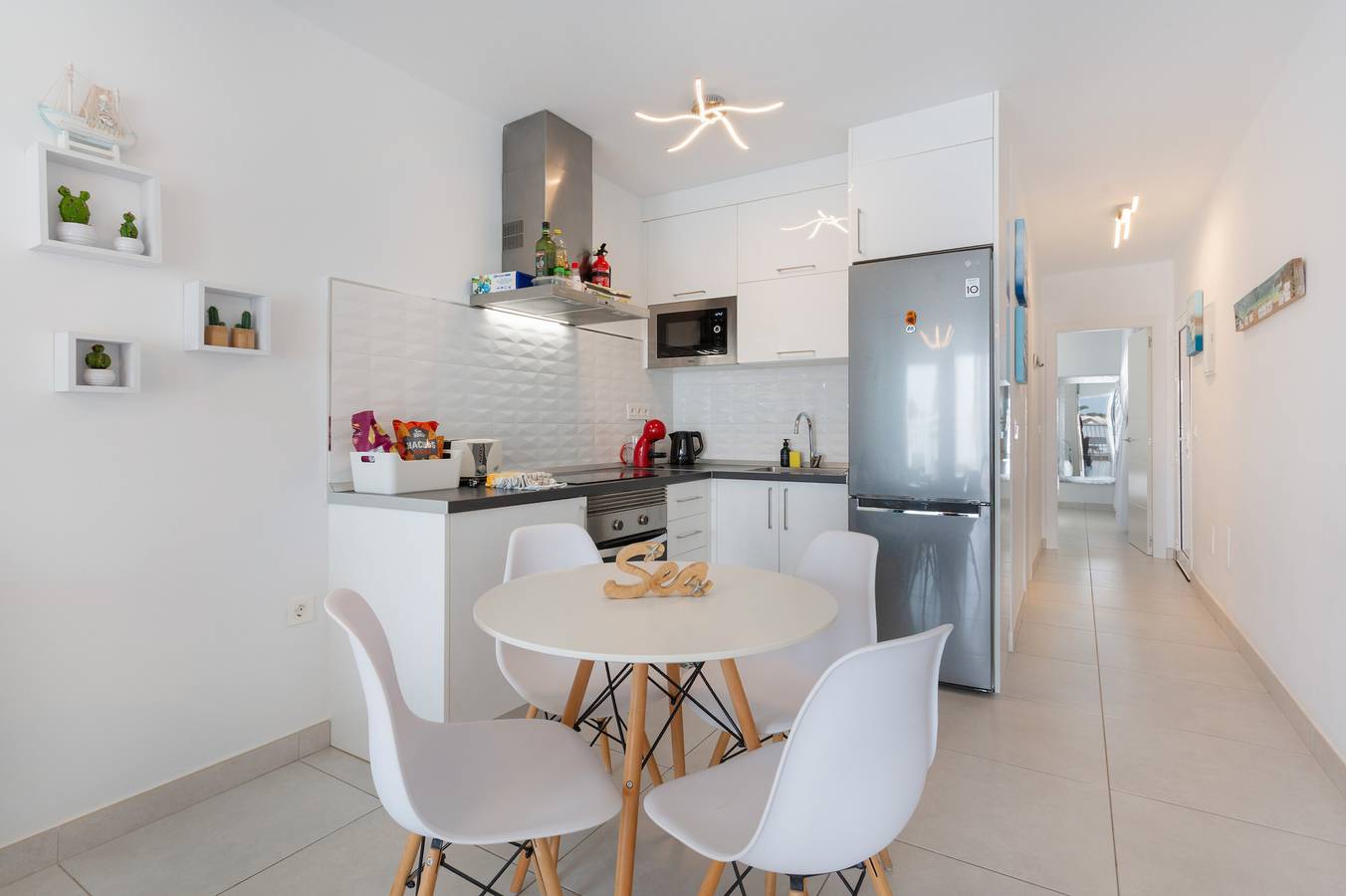 Apartamento entero, Vacaciones 'Marina' con piscina compartida, terraza privada y Wi-Fi in Costa Teguise, Teguise