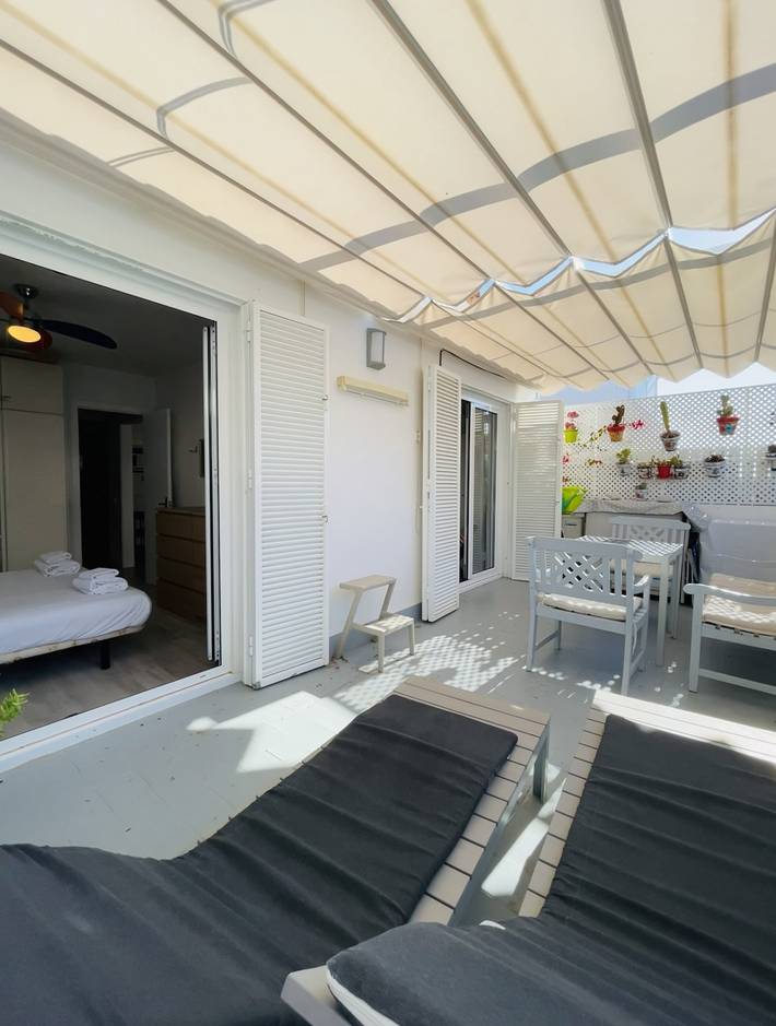 Appartamento intero, Appartamento vacanze per 2 persone con terrazza in Platja de Sant Sebastià (Sitges), Sitges