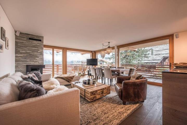 Ferienwohnung für 6 Personen, mit Balkon und Whirlpool sowie Terrasse und Pool