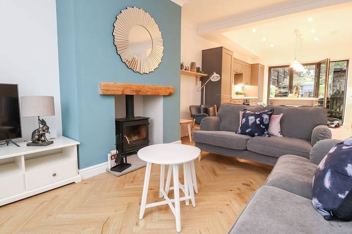 Cottage for 5 people, with garden, with pets in Haworth