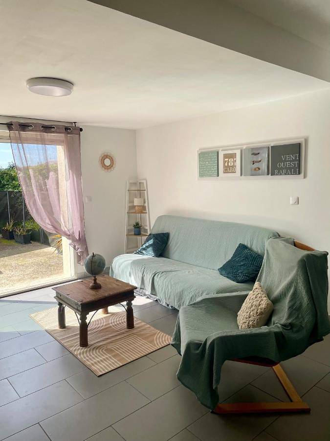 Gîte pour 4 personnes, avec bassin pour enfant ainsi que jardin et piscine à Servian - 4