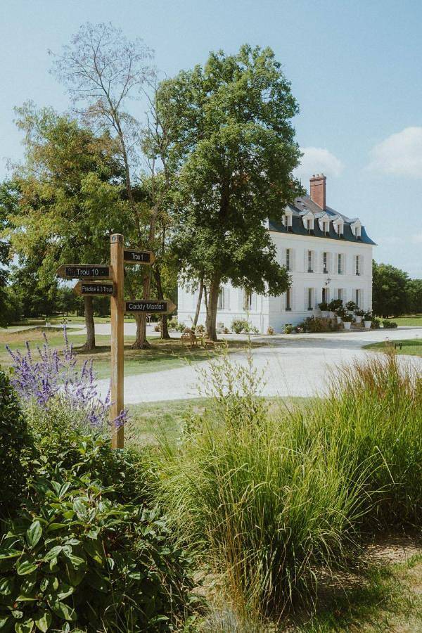 Hôtel pour 2 personnes, avec vue et sauna ainsi que jardin et piscine, animaux acceptés à Chassy