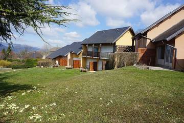Gîte pour 2 personnes, avec terrasse à Pugny-Chatenod