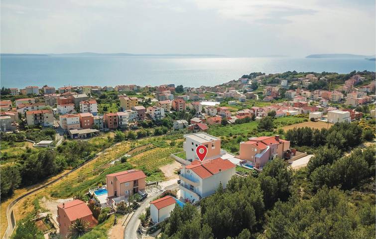 Holiday home for 12 people, with garden and terrace as well as pool and sauna - 1