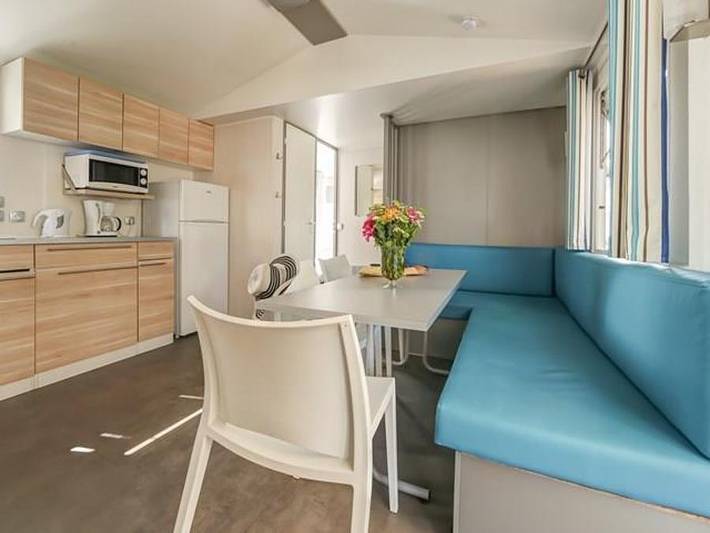 Flower Camping Le Conleau - Mobilhome 6 personnes - Mobil-home Bois Confort 31m² (3 chambres) Quartier piéton + terrasse 18m² + Tv + Nespresso in Vannes, Côte des Mégalithes