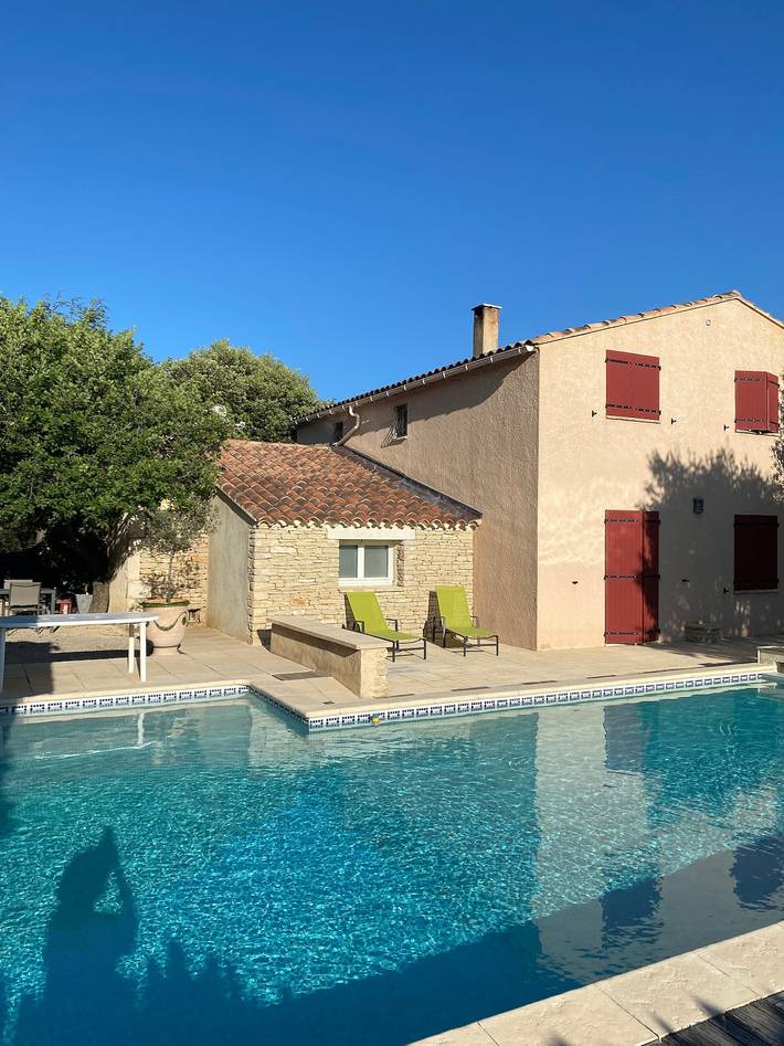 Landhuis 'Mas Les Coutilles' met Uitzicht op de Bergen, Privézwembad en Wi-Fi in Cabrières-d'Avignon, Parc naturel régional du Luberon