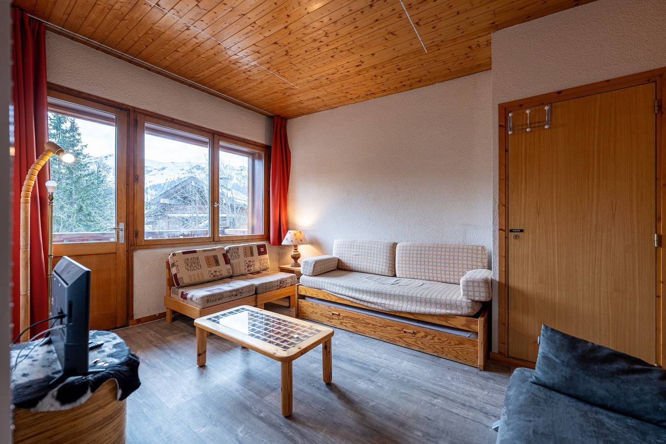 Appartement entier, 'Appartement 26 - 9 Personnes' avec vue sur montagne et balcon in Les Allues, Les Trois Vallées