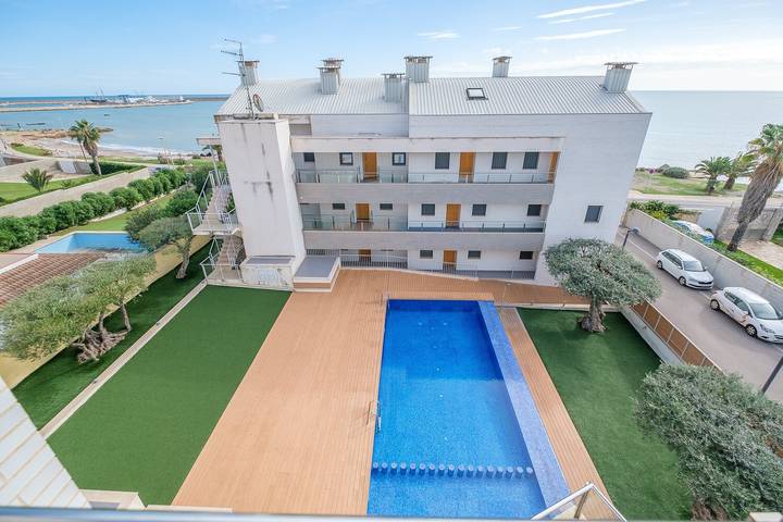 Ganze Wohnung, Dachgeschoss-Duplex mit Meerblick, Pool und Terrasse in Vinaròs, Costa del Azahar