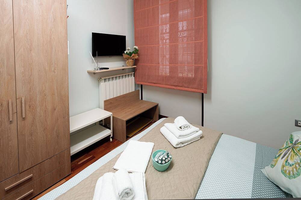 Family room with shared bathroom in Salerno, Costa tirrenica campania