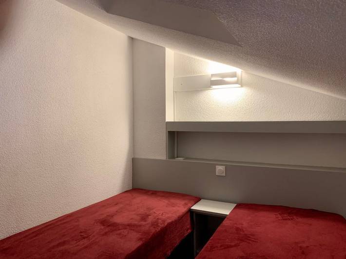 Appartement entier, Maison familiale à Loupian avec piscine commune et climatisation in Loupian, Côte méditerranéenne (France)