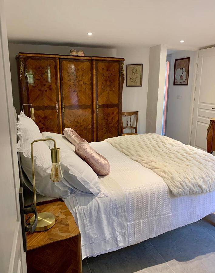 Appartement entier, Appartement de caractère Le Camélia, 56m², dans propriété au calme avec piscine by le Mas de Louise et Sacha in Solliès-Toucas, Côte méditerranéenne (France)