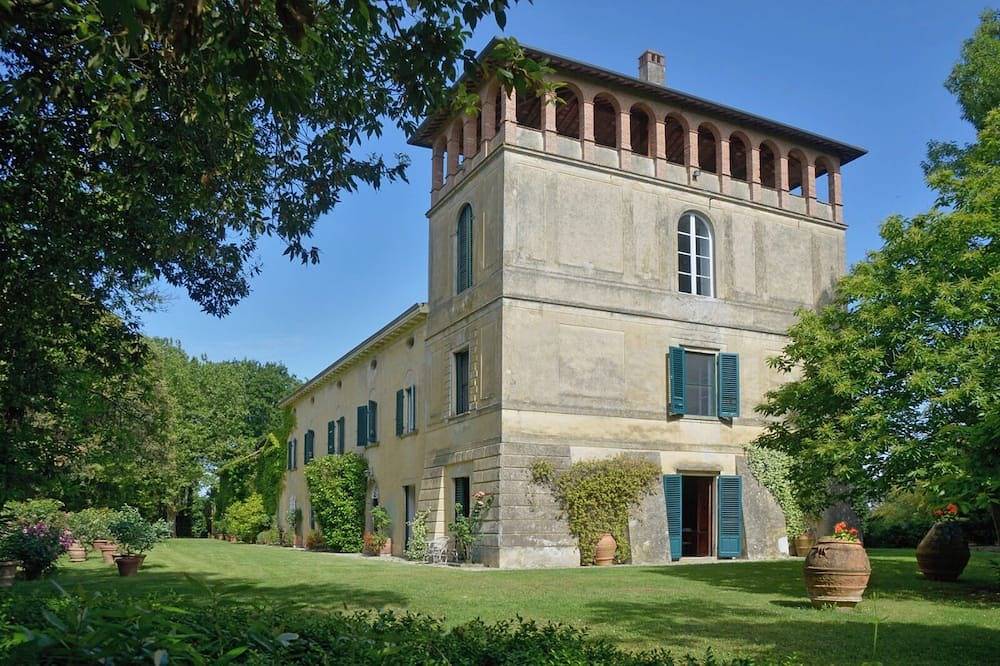 Villa Gioli, Historic Tuscan Villa with Pool & Private Park in Fauglia, Italienische Riviera