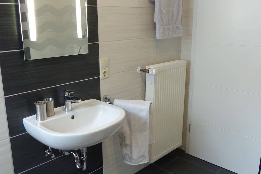Ganze Wohnung, Schöne Ferienwohnung im Sauerland (Marsberg, Nähe Diemelsee) in Marsberg, Hochsauerlandkreis