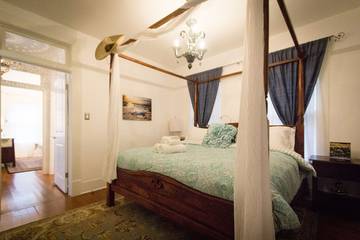 Vacation Home for 4 Guests in San Antonio, Bexar County, Picture 1