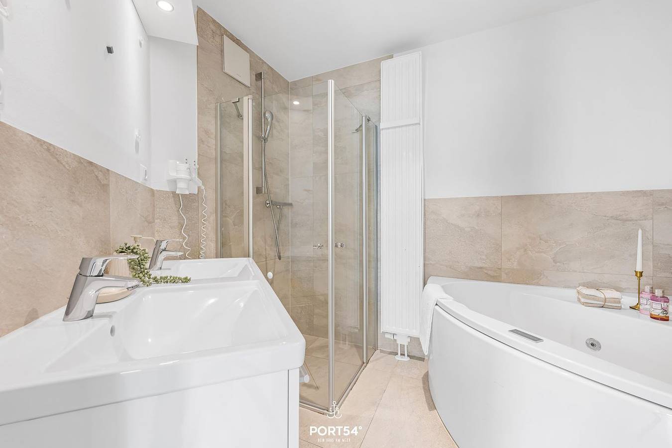 Geheel appartement, Küstenbrise holiday flat in Marina Wendtorf with sea views & 159 m² for up to 12 people in Wendtorfer Strand, Wendtorf