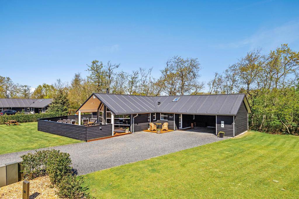 Tolles, geräumiges Ferienhaus mit Aktivitätsraum, Whirlpool und Sauna in Nørre Nebel, Varde