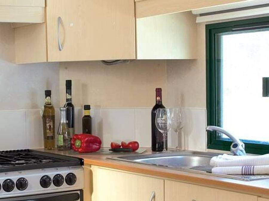 Camping Bella Austria - Mobilheim 6 personen - Classic | 2 Schlafz. | 4/6 Pers. | Erhöhte Terrasse in St. Peter am Kammersberg, Westliche Obersteiermark