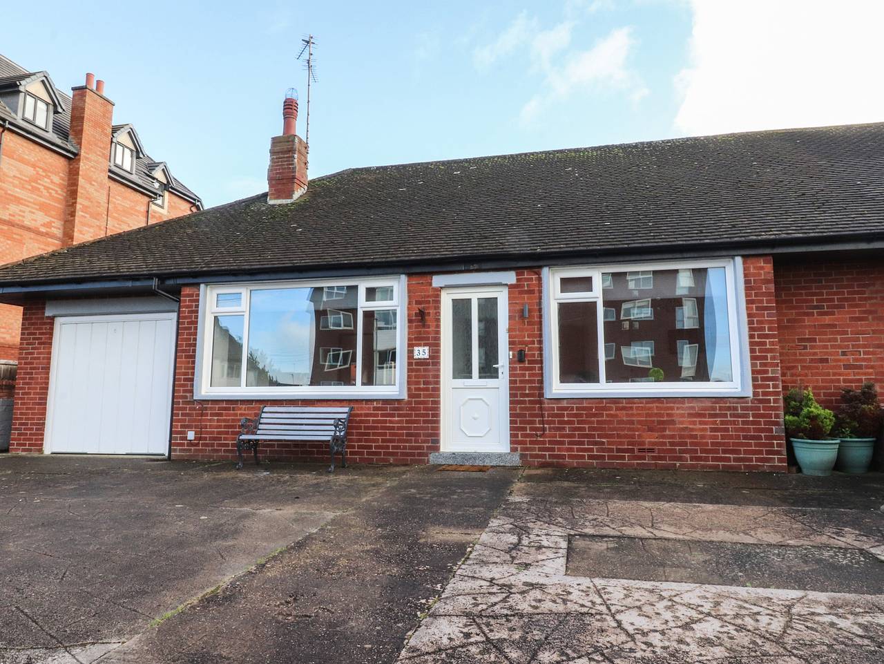 Holiday Home for 4 People in Lytham St Annes, Blackpool Pleasure Beach