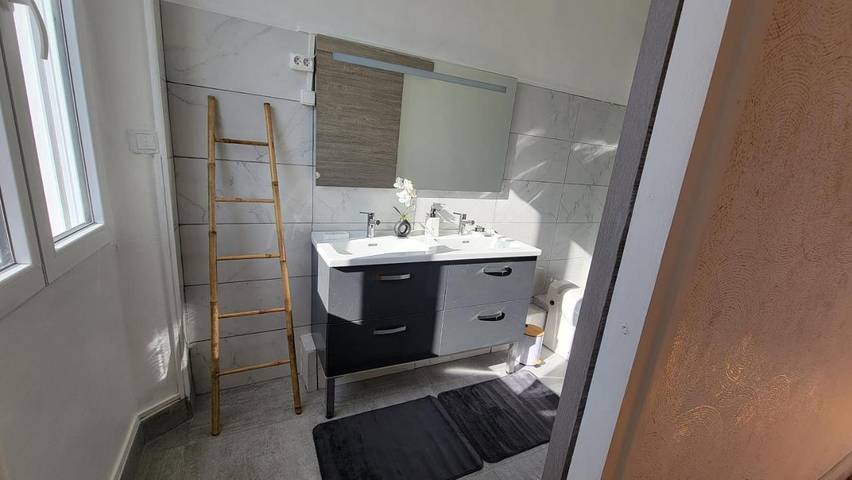 Maison d’hôte pour 2 personnes, avec terrasse ainsi que vue et jardin, animaux acceptés à Crouseilles - 3