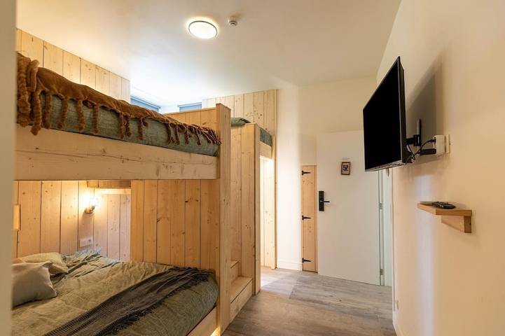 Location de vacances pour 15 personnes, avec sauna et jardin ainsi que piscine et jacuzzi, animaux acceptés à Gesves - 4