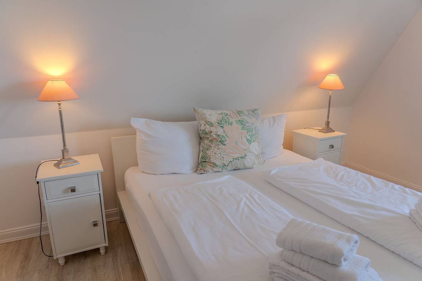 Freistehendes Ferienhaus "Ashley" mit Meerblick, Terrasse und Whirlpool in List in List (Sylt), Sylt