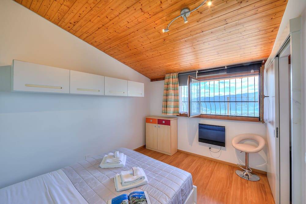 Ganze Wohnung, Petit Cadeau, Cademario, Switzerland in Lisone, Cademario