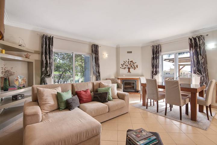 Ferienhaus 'Casa Das Buganvilias' mit Bergblick, privater Terrasse und Wi-Fi in Loulé (São Sebastião), Faro Distrikt