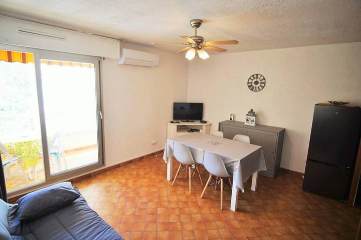 Gîte pour 4 personnes, avec terrasse, animaux acceptés à Saint-Mandrier-sur-Mer - 2