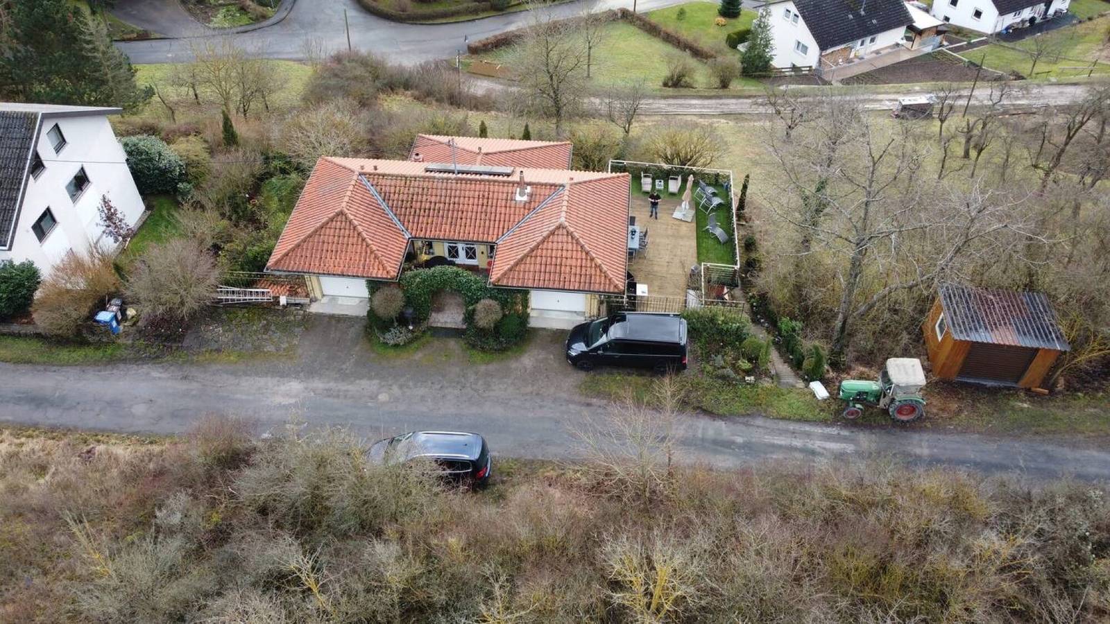 Ganze Wohnung, Ferienwohnung 'Mediterranes Gelbes Haus' mit privatem Pool, Sauna und Klimaanlage in Königheim, Stuttgart Region