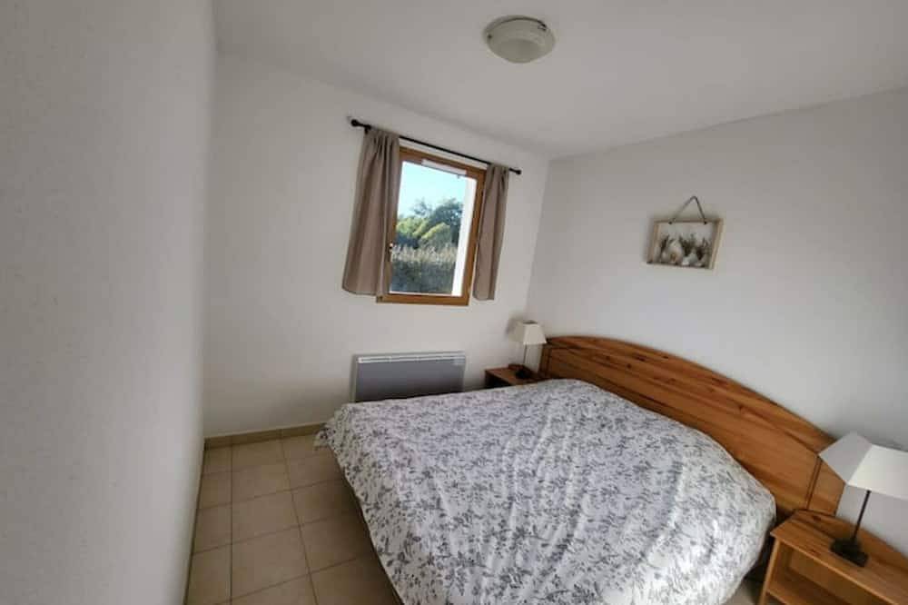 Entire apartment, Les Sources in Montbrun-les-Bains, Nyons region