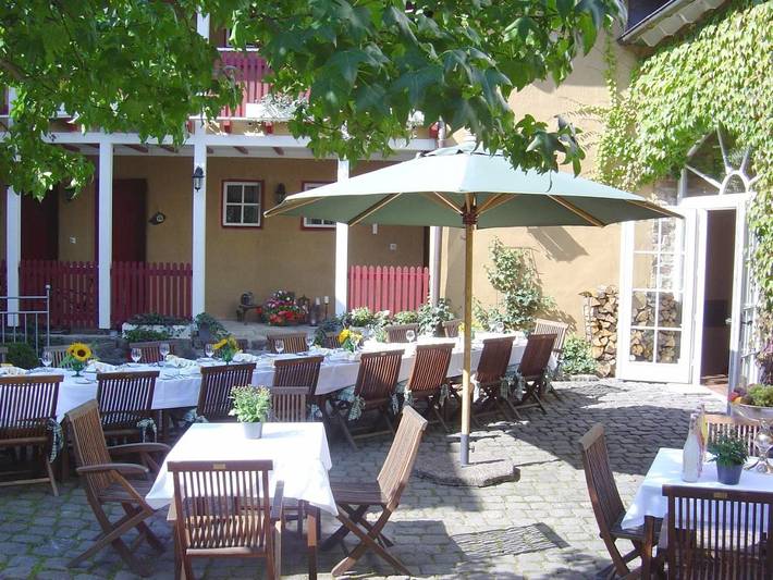 Hotel für 2 Personen, mit Terrasse und Garten sowie Ausblick in Barweiler