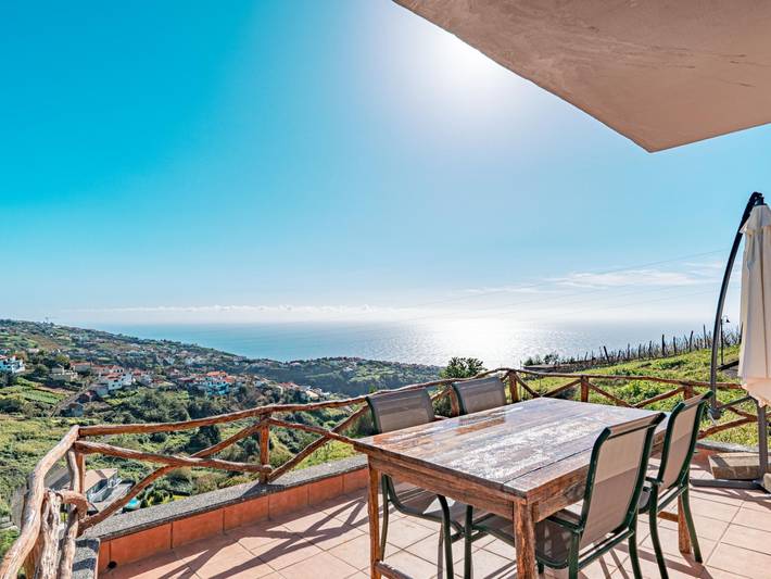 Casa de férias para 4 pessoas, com Varanda e Terraço e ainda Jardim em Calheta