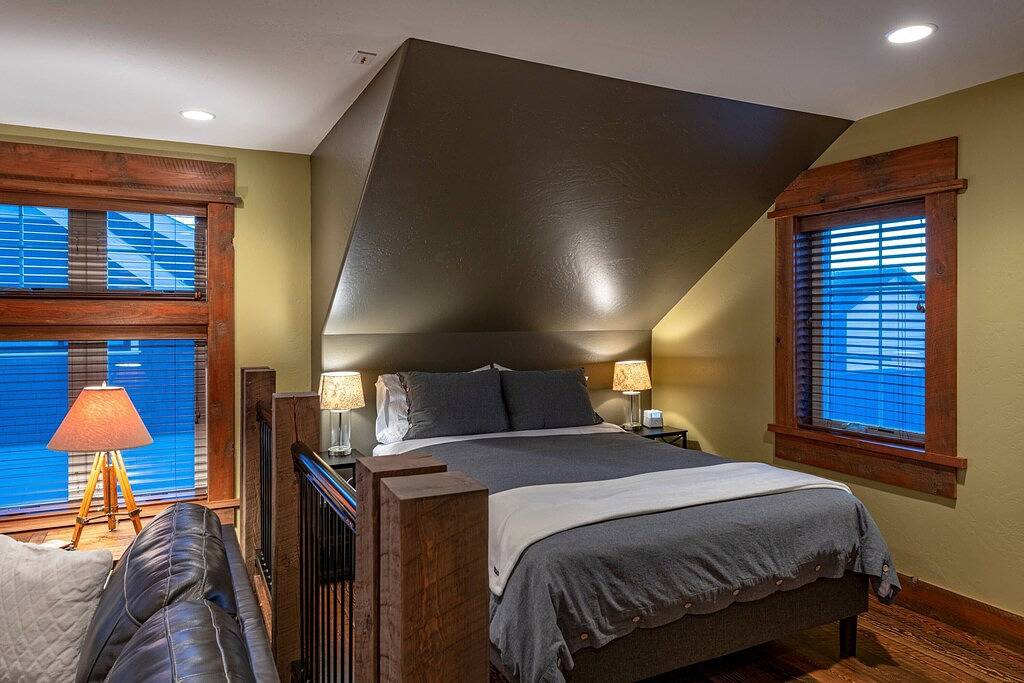 Vacation House for 2 Guests in Bozeman, Custer Gallatin National Forest