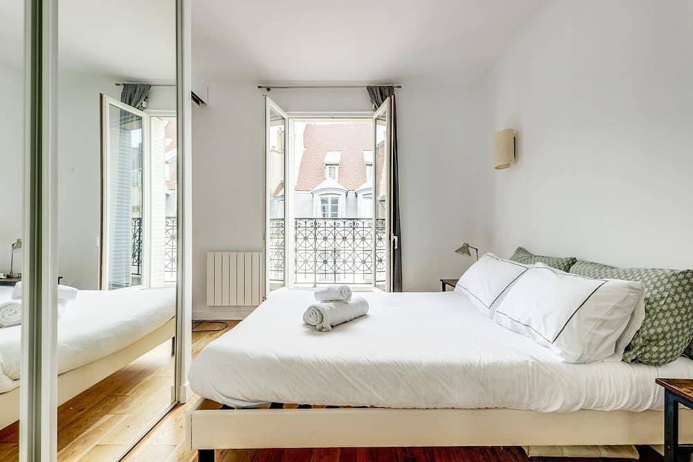 Entire apartment, The cellarman - Bright & Calm  by Mon Petit Faré in Paris, Ile de France